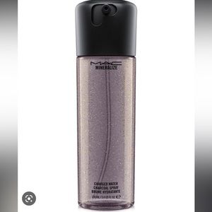 Mac charger water charcoal spray brume hydratante spray